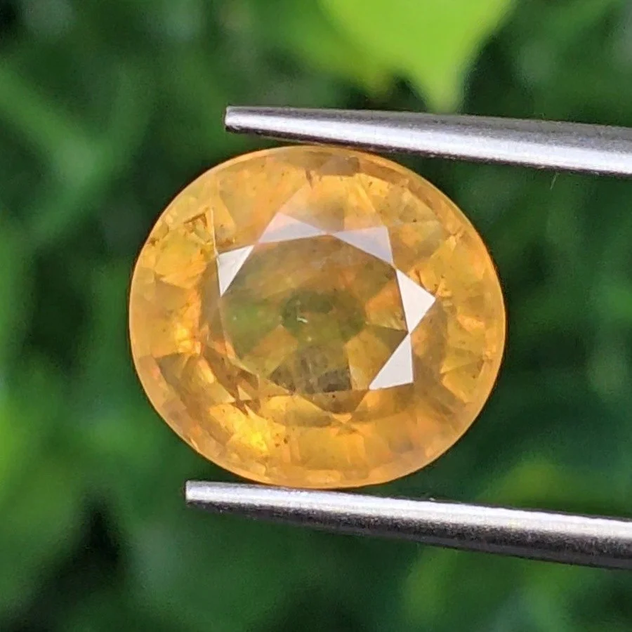บุษราคัม Yellow Sapphire