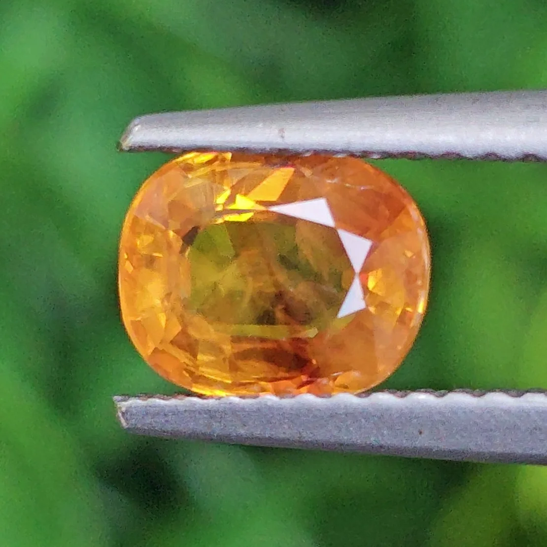 บุษราคัม Yellow Sapphire