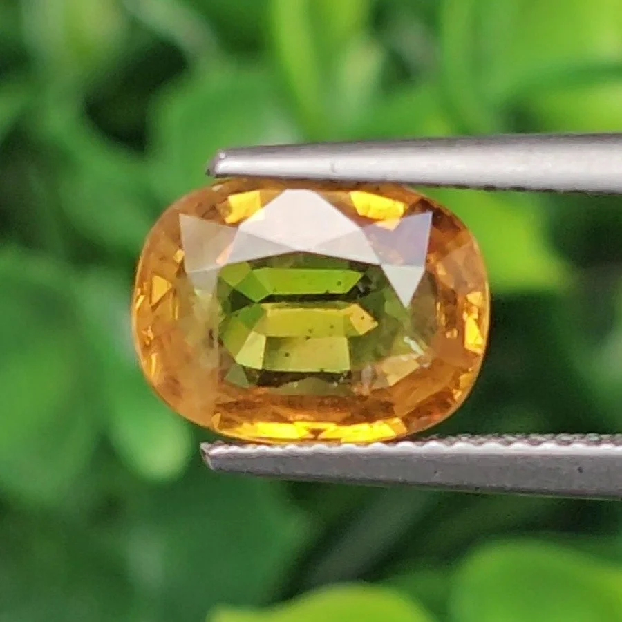 บุษราคัม Yellow Sapphire