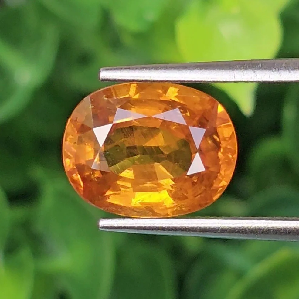 บุษราคัม Yellow Sapphire