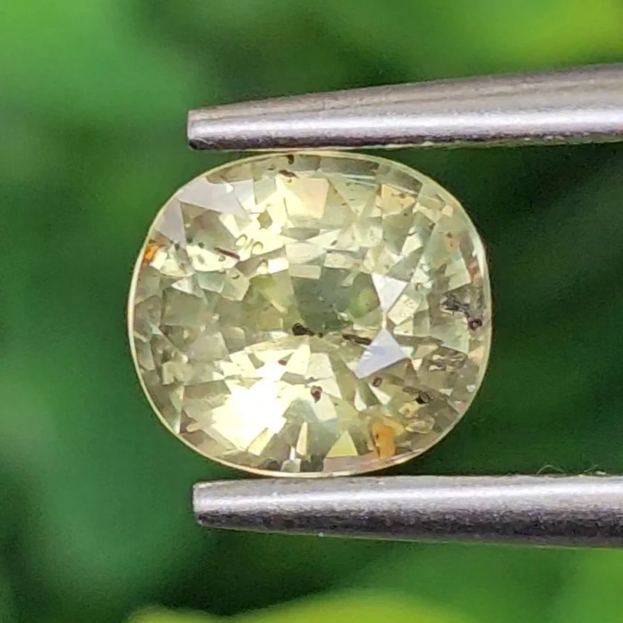 บุษราคัม Yellow Sapphire
