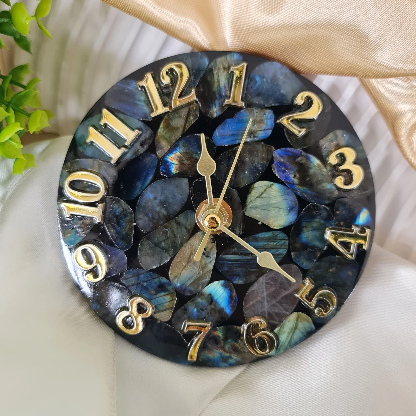 ลาบราดอไรต์ Labradorite
