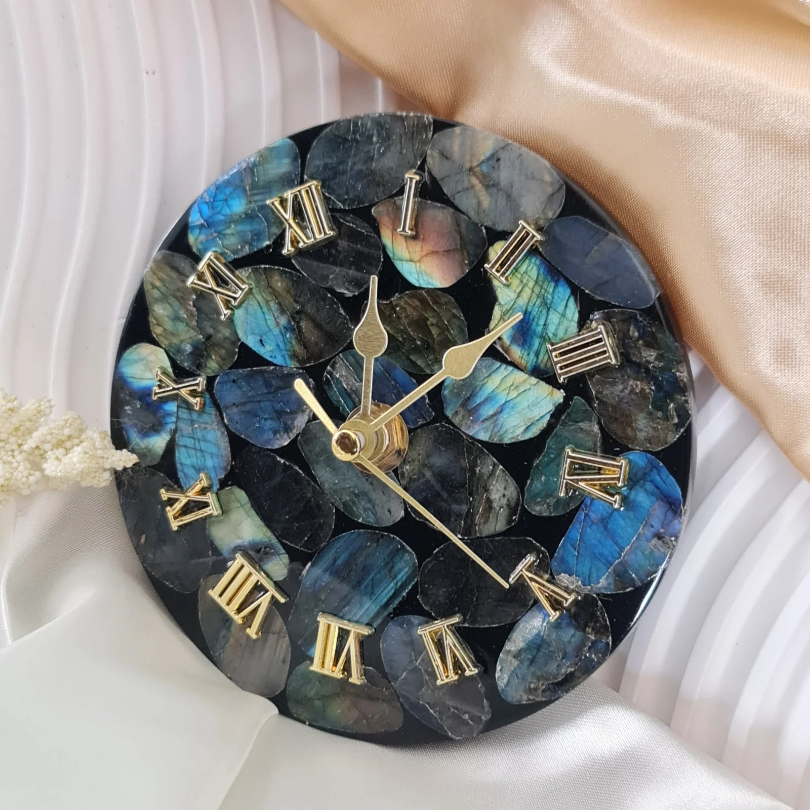 ลาบราดอไรต์ Labradorite