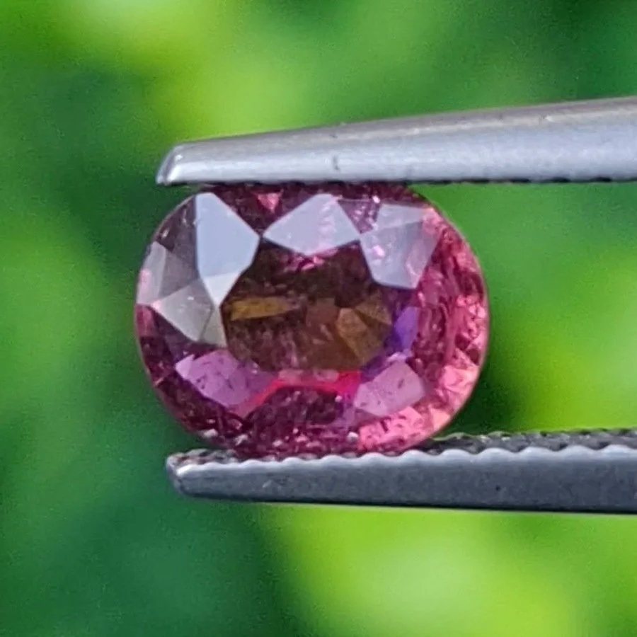 โรโดไลต์ การ์เน็ต Rhodolite Garnet