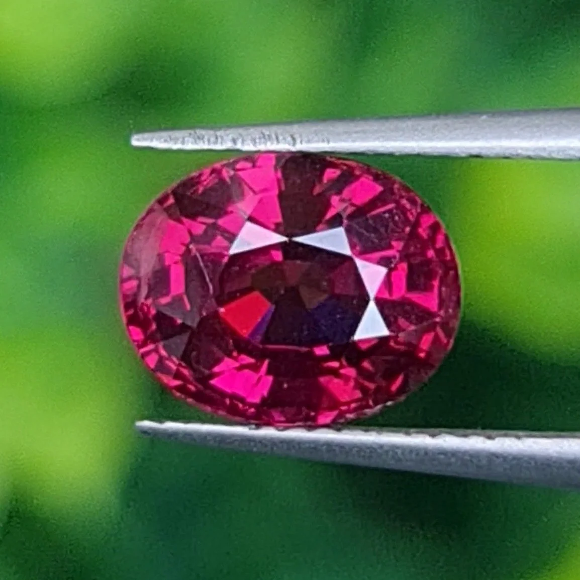 โรโดไลต์ การ์เน็ต Rhodolite Garnet