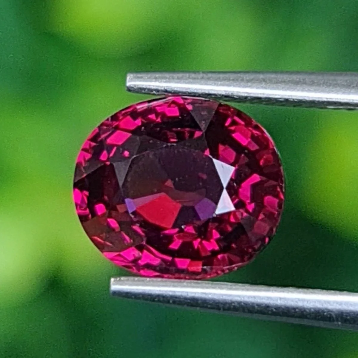 โรโดไลต์ การ์เน็ต Rhodolite Garnet