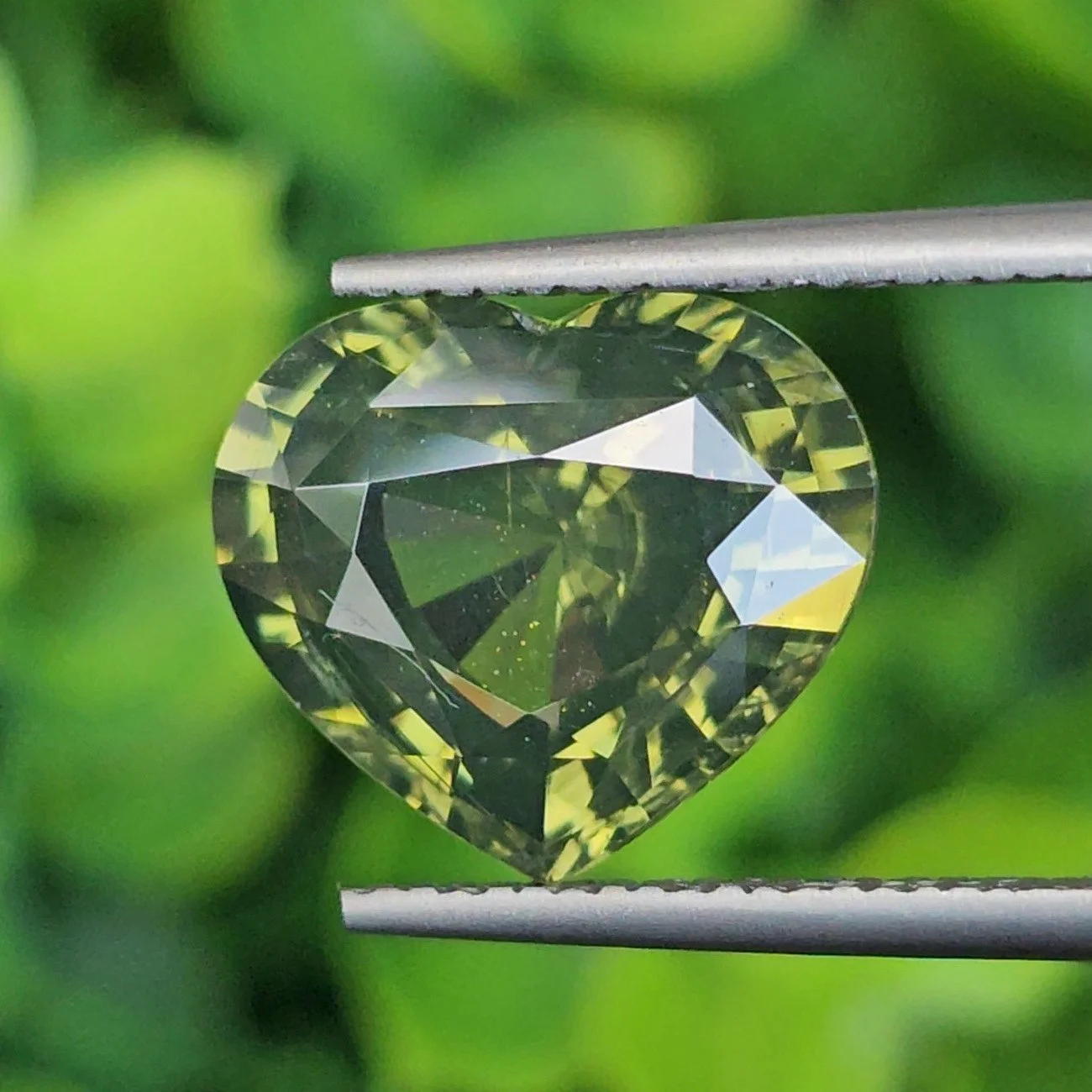 เพทาย Zircon