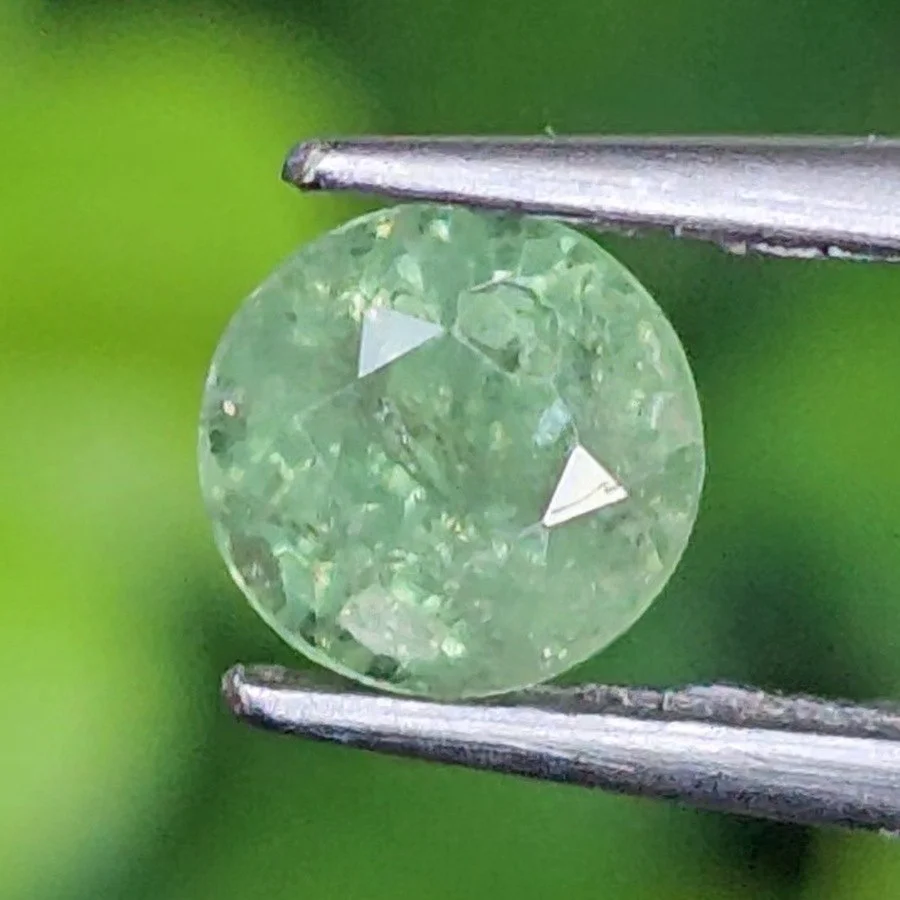 ดีแมนทอยด์ การ์เน็ต Demantoid Garnet