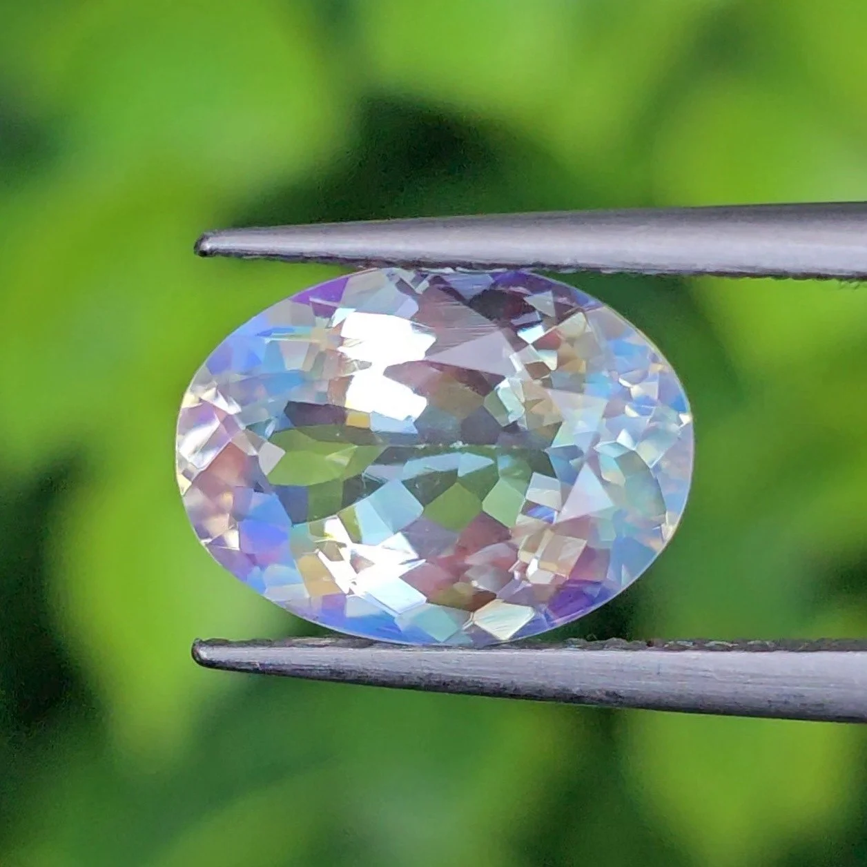 เรนโบว์ มูนสโตน Rainbow Moonstone