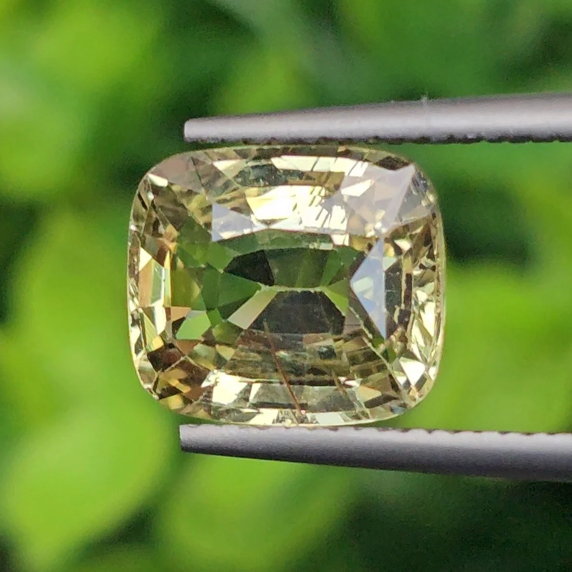 อเล็กซานไดร์ Alexandrite