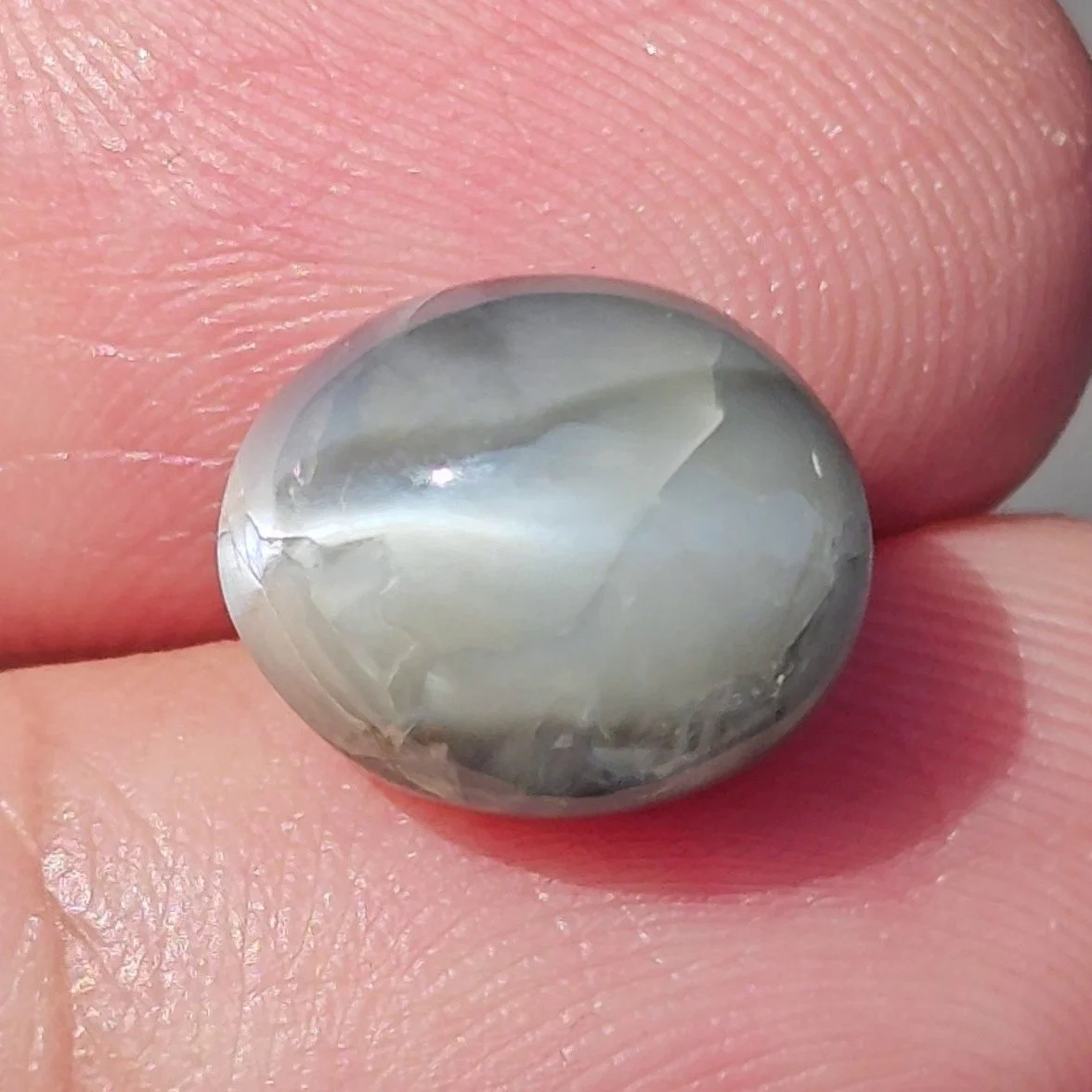 ตาแมว อเล็กซานไดร์ Cat's Eye Alexandrite
