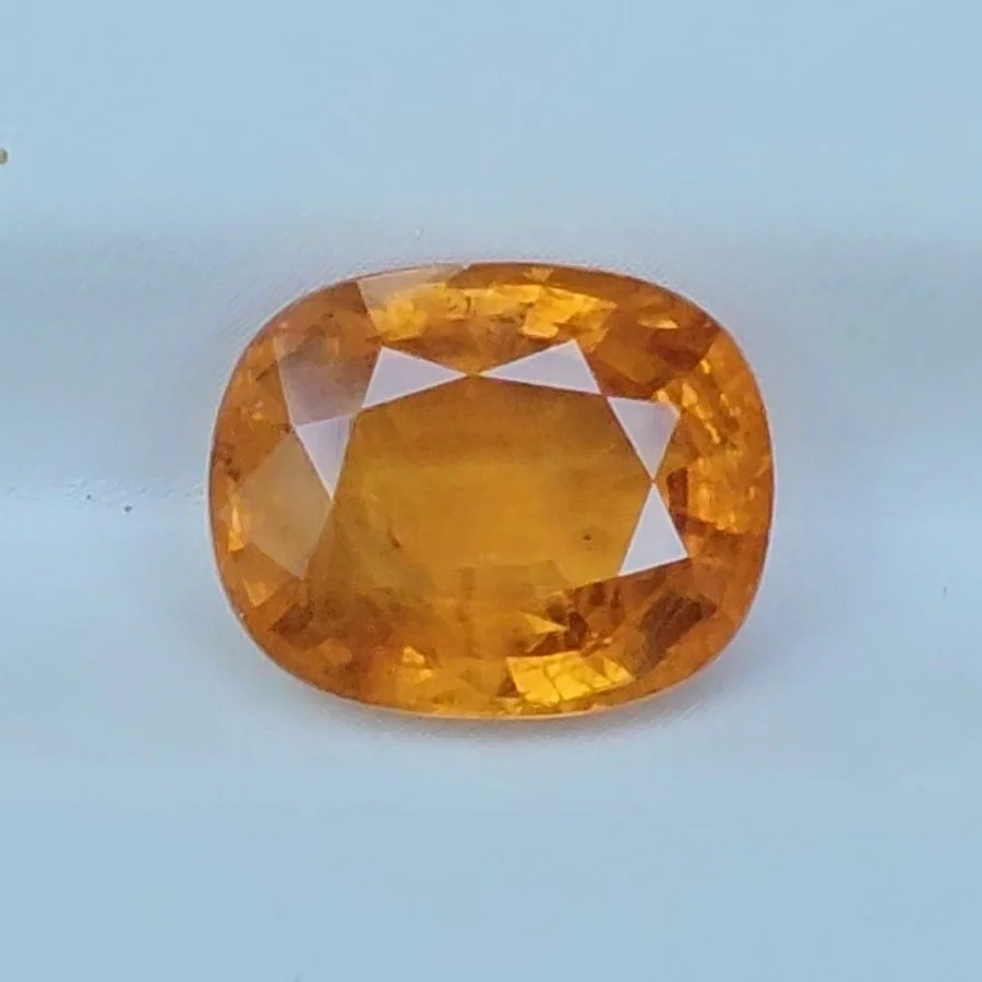 บุษราคัม Yellow Sapphire